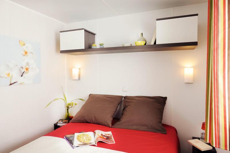 Camping De La Cote Des Legendes Brignogan-Plages Habitación foto